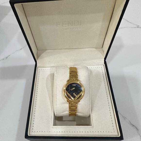 Fendi Ladies Quartz watch Run Away $1500 - Picture 5 of 5